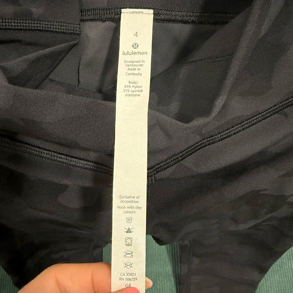 Lululemon Wunder Under Crop HR 21" Black NWOT - Picture 10 of 13
